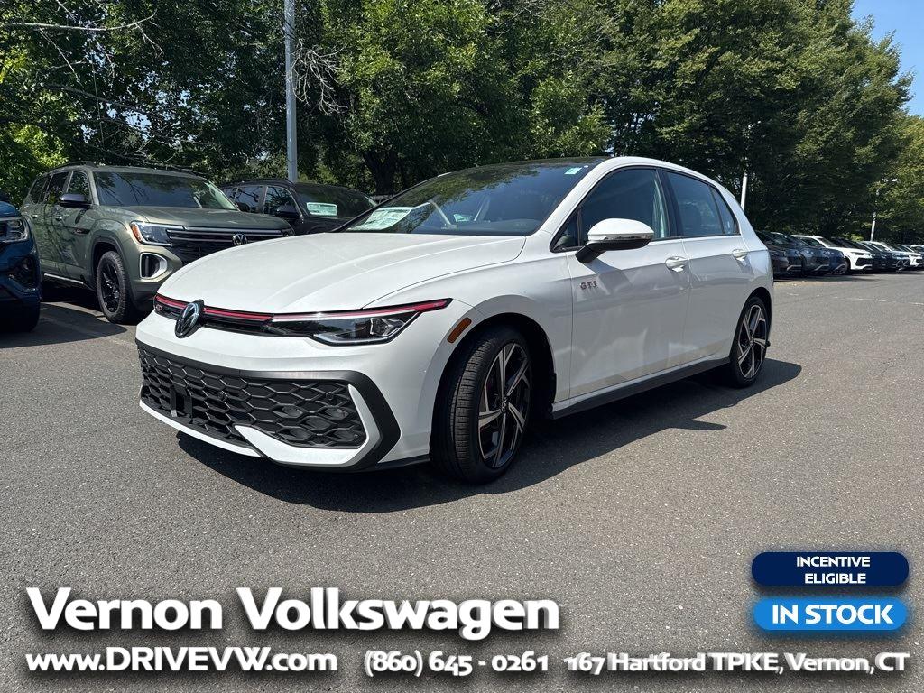 2025 Volkswagen Golf GTI SE's photo