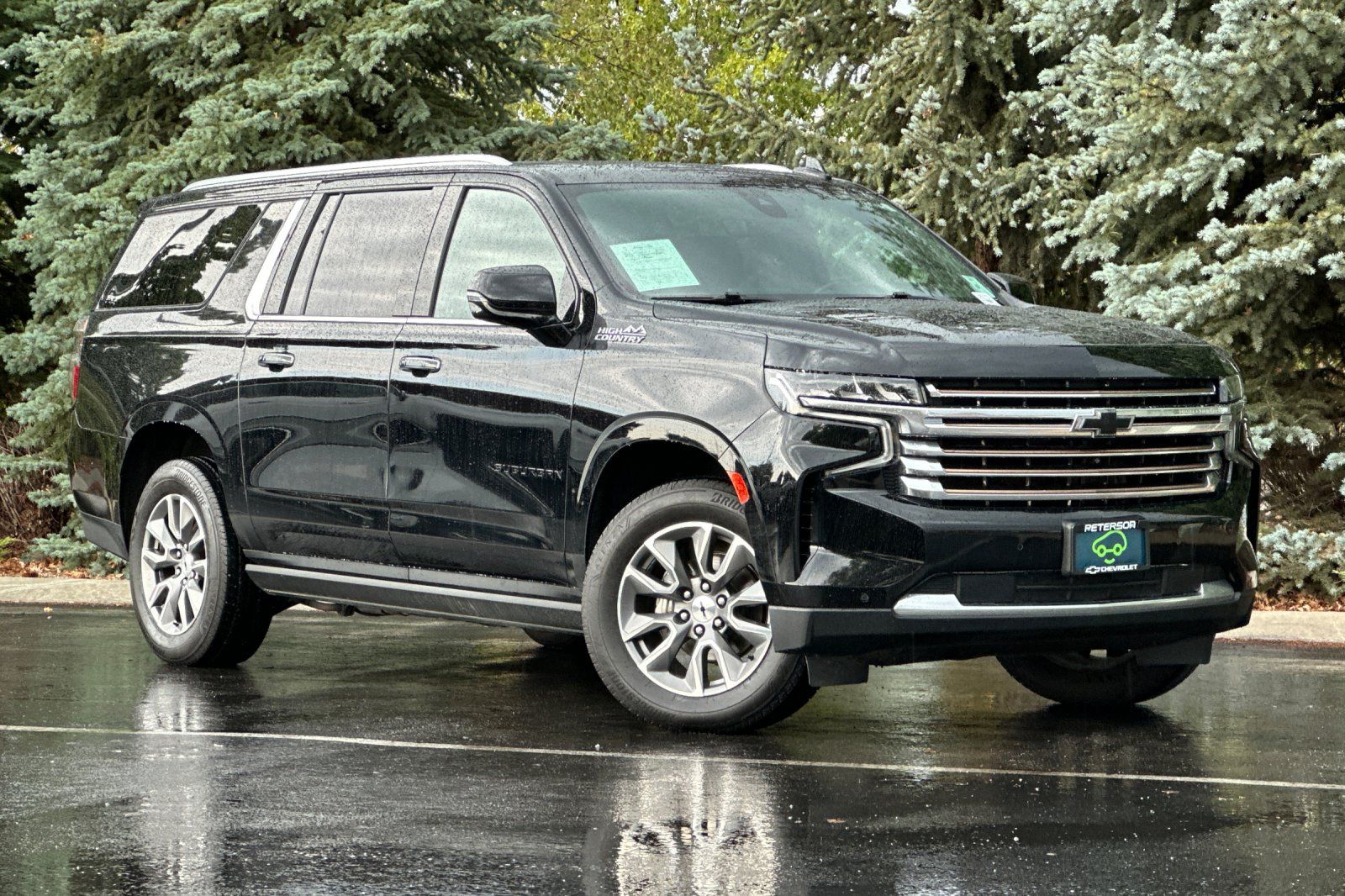 2022 Chevrolet Suburban High Country photo 2