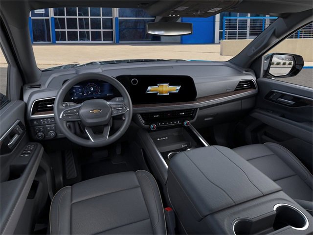2025 Chevrolet Suburban Premier photo 13