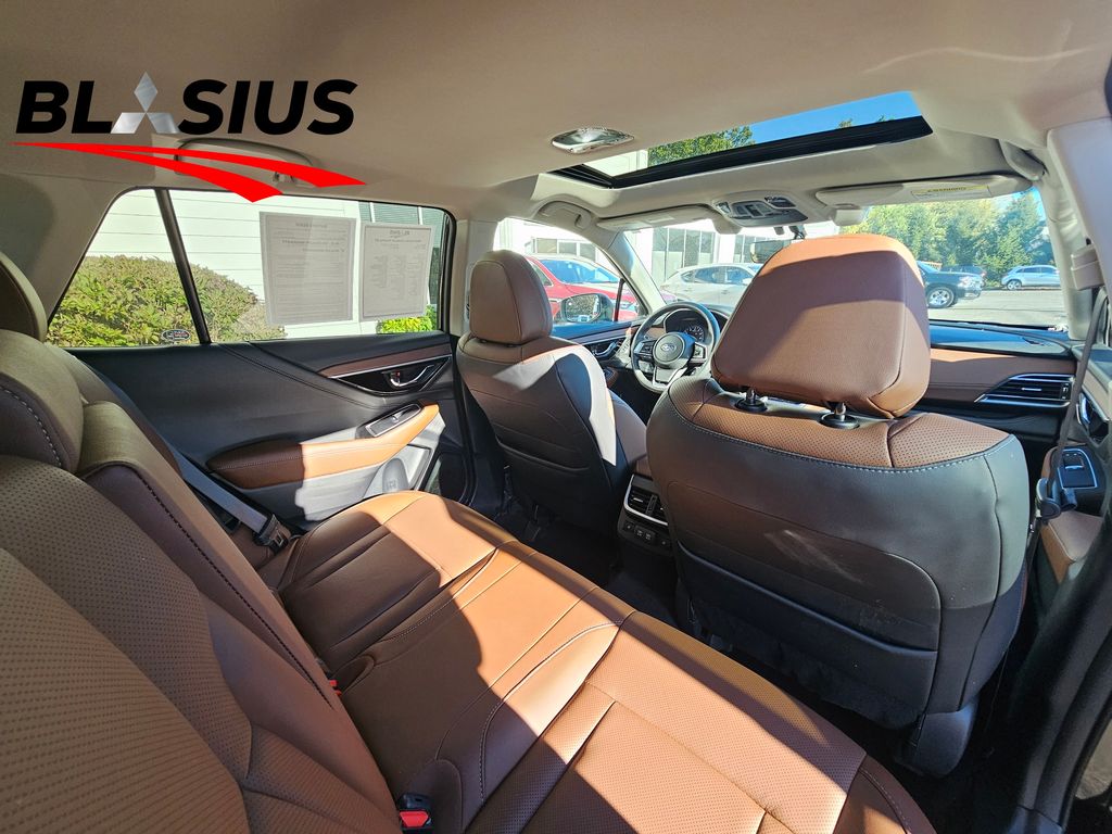 2022 Subaru Outback Touring XT photo 17