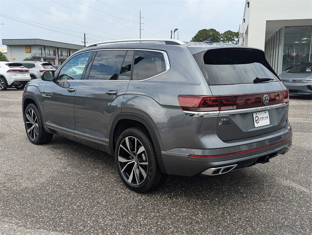 2025 Volkswagen Atlas SEL Premium R-Line photo 2