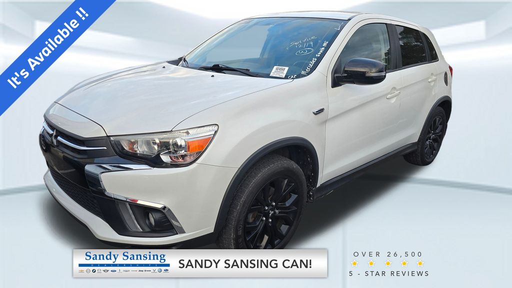 2018 Mitsubishi Outlander LE's photo