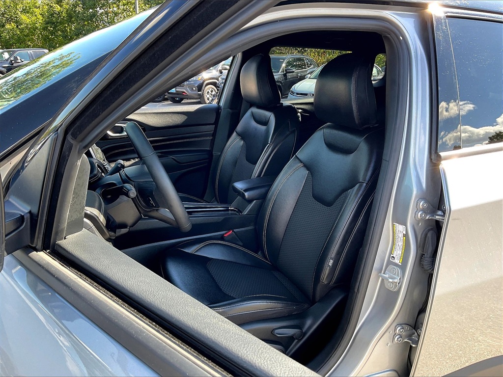 2023 Jeep Compass Altitude photo 9