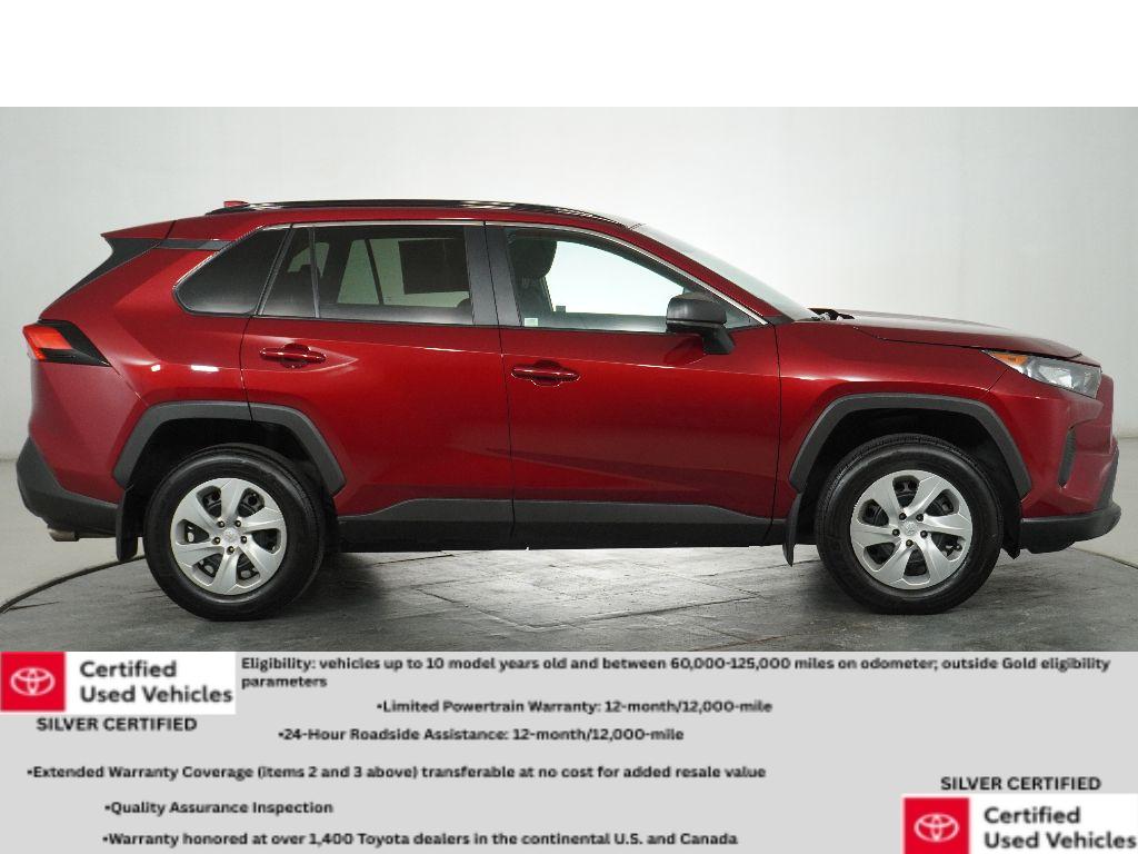 2021 Toyota RAV4 LE photo 2