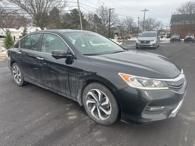 2017 Honda Accord EX photo 2