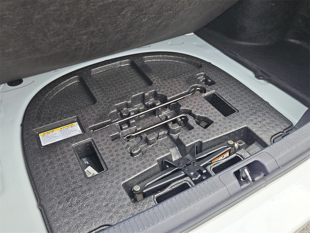 2023 Toyota Camry SE photo 27