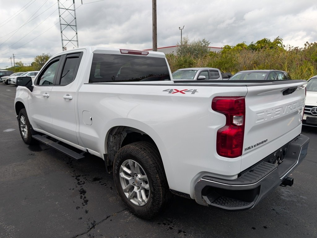 2024 Chevrolet Silverado 1500 LT photo 4