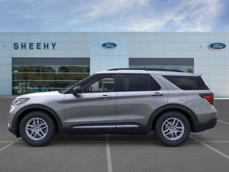 2025 Ford Explorer photo 2