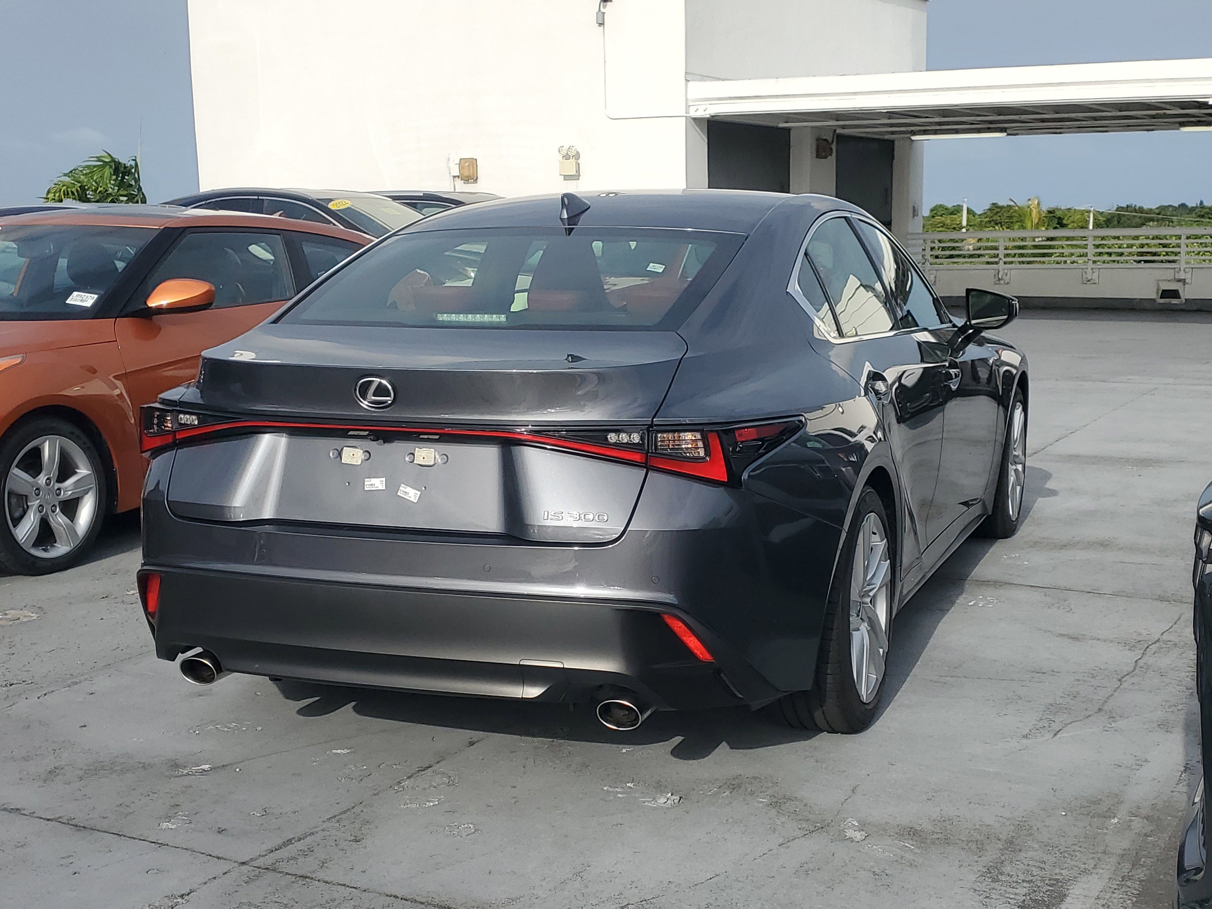 2024 Lexus IS 300 photo 8