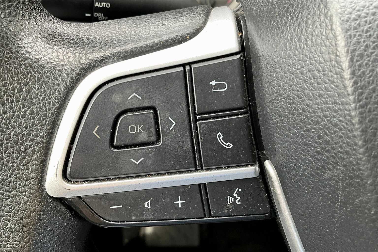 2023 Toyota Highlander L photo 53
