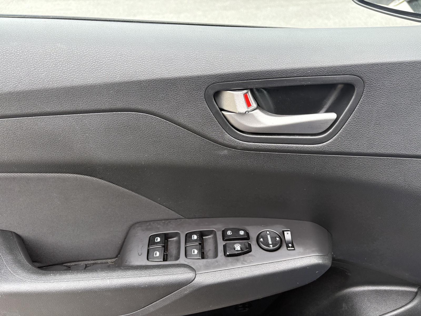 2018 Hyundai Accent SE photo 4