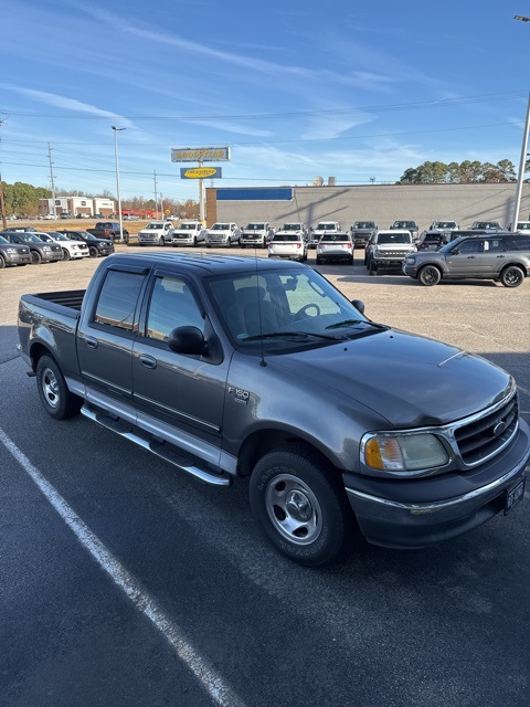 2003 Ford F-150 XLT photo 4