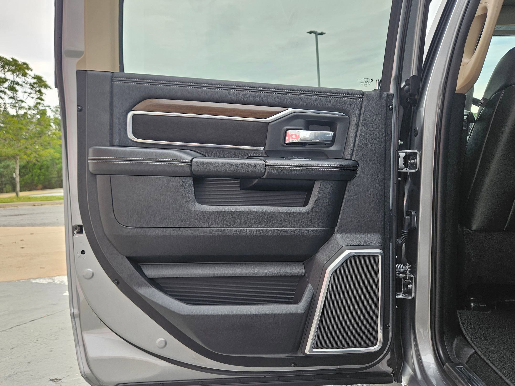 2022 Ram 2500 Laramie photo 22