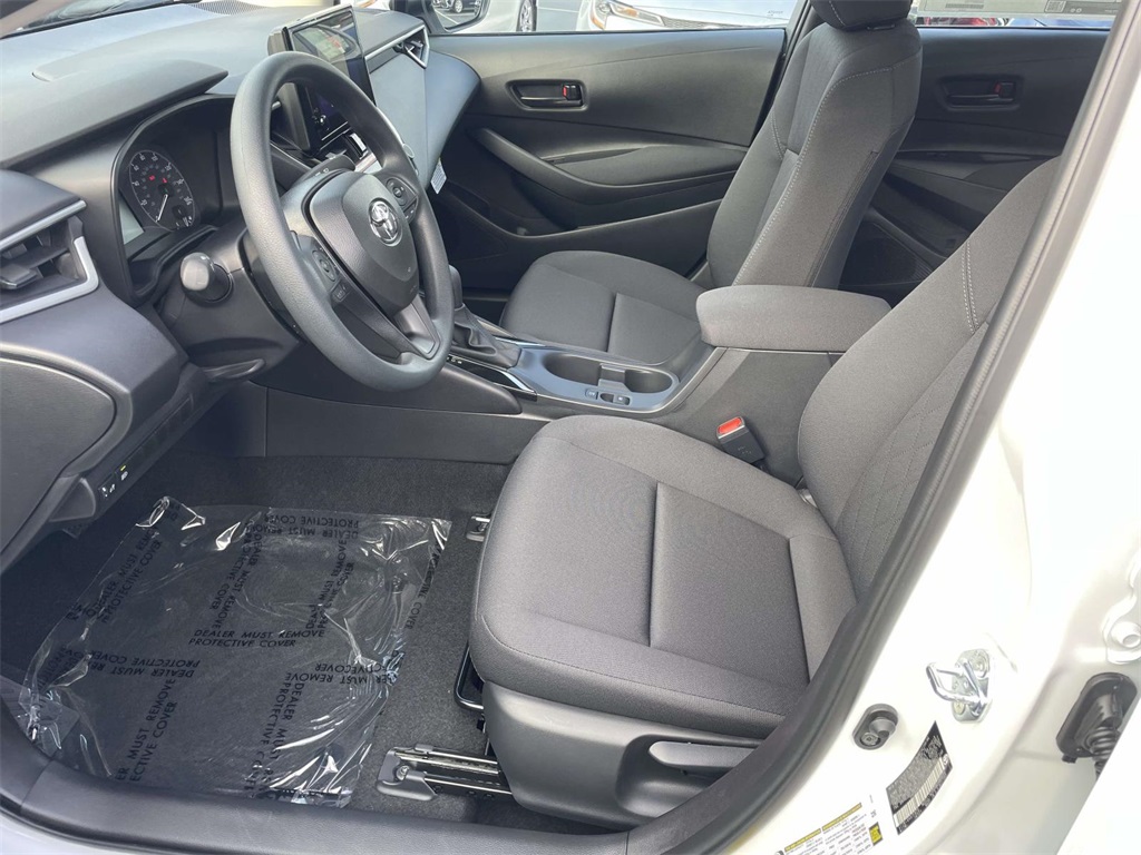 2025 Toyota Corolla LE photo 18