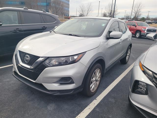 2021 Nissan Rogue Sport S's photo