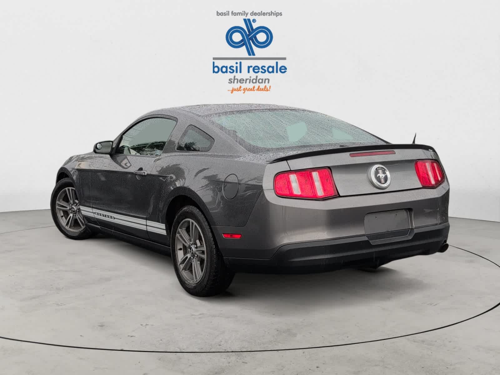 2010 Ford Mustang V6 Premium photo 4