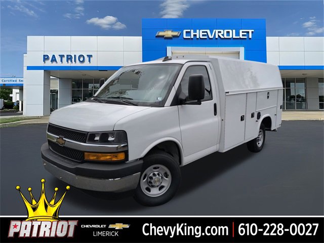 2025 Chevrolet Express Cutaway Base's photo