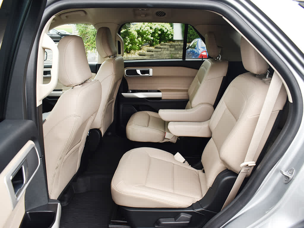 2022 Ford Explorer XLT photo 4