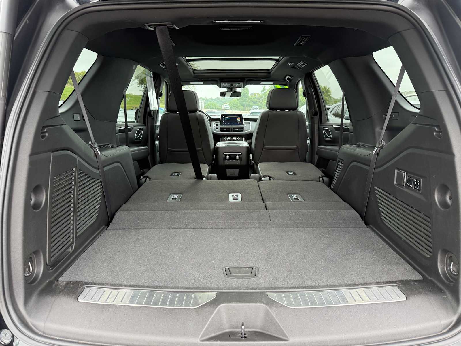 2022 Chevrolet Tahoe RST photo 6