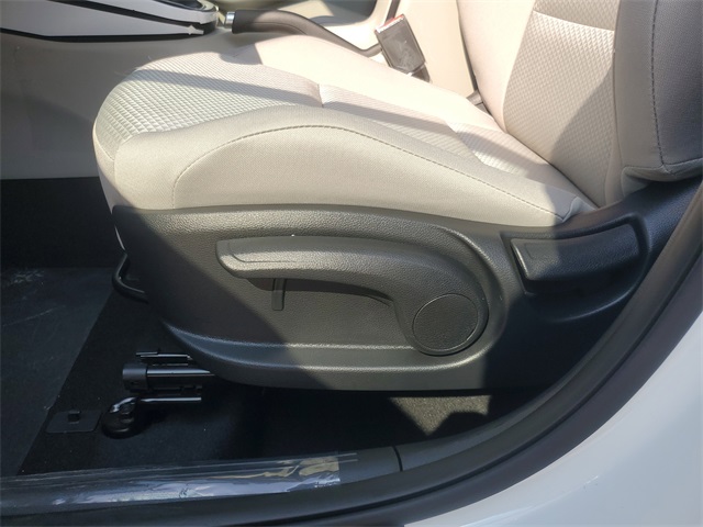 2025 Kia Soul LX S photo 13