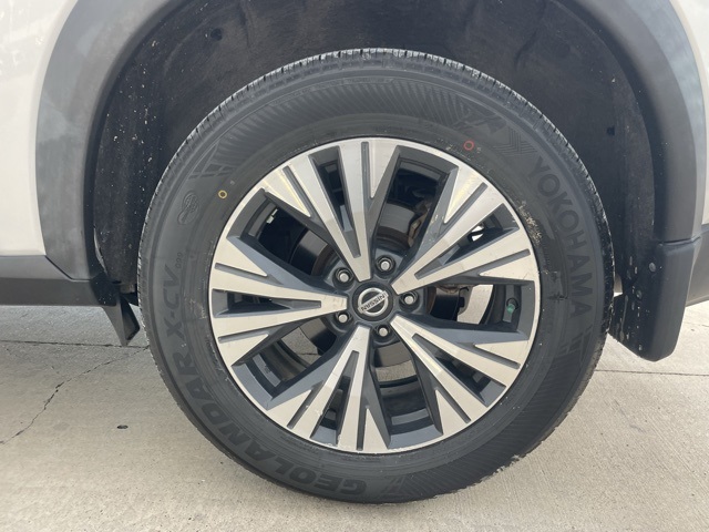 2021 Nissan Rogue SV photo 18