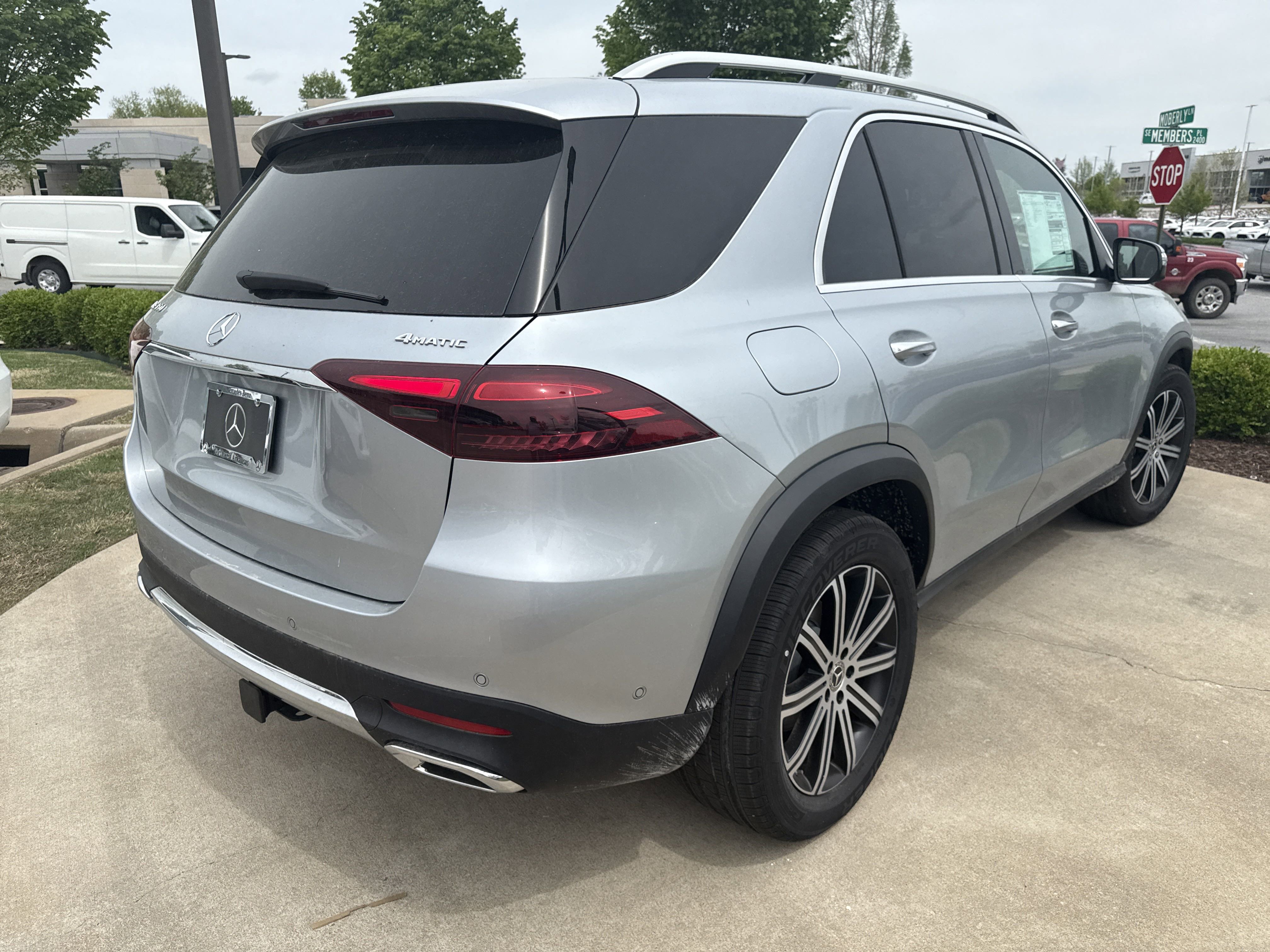 2025 Mercedes Benz GLE 350 4MATIC photo 2