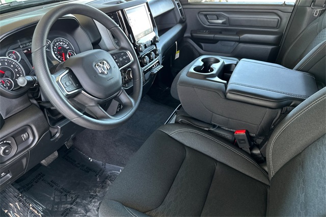 2025 Ram 1500 Tradesman photo 2