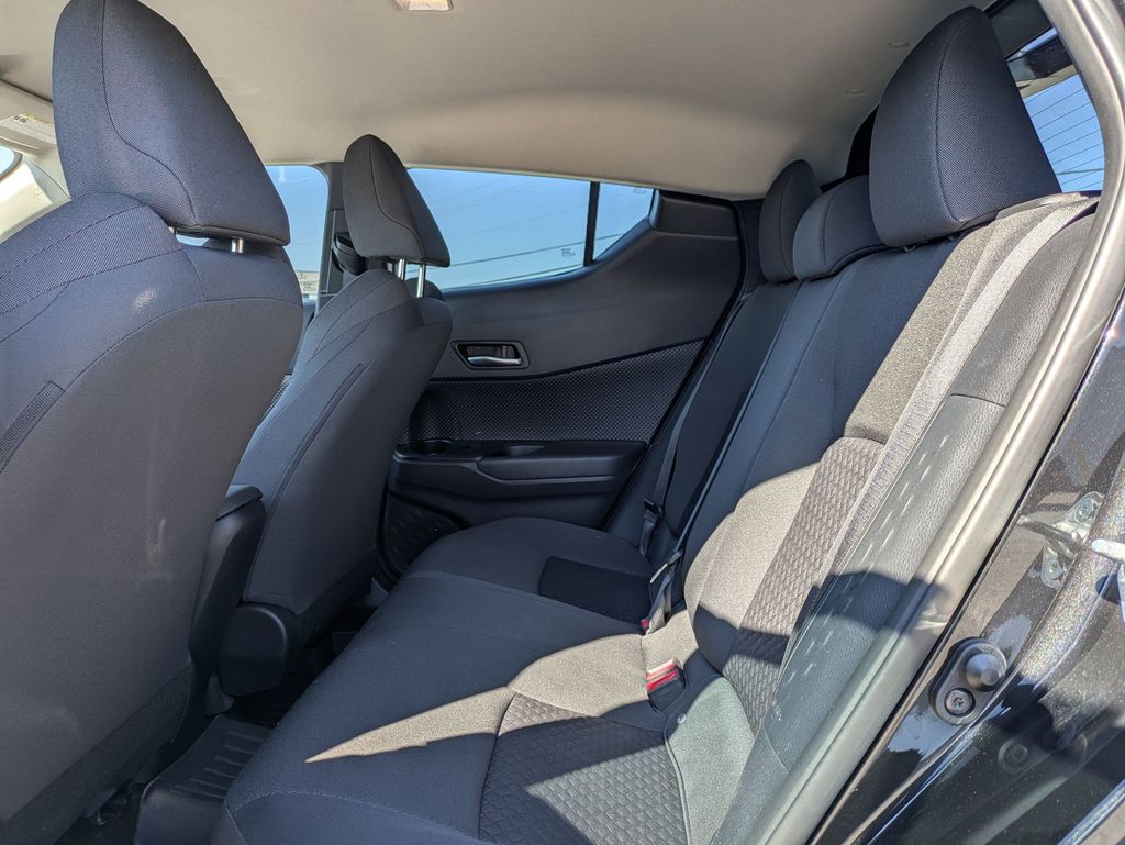 2021 Toyota C-HR LE photo 20