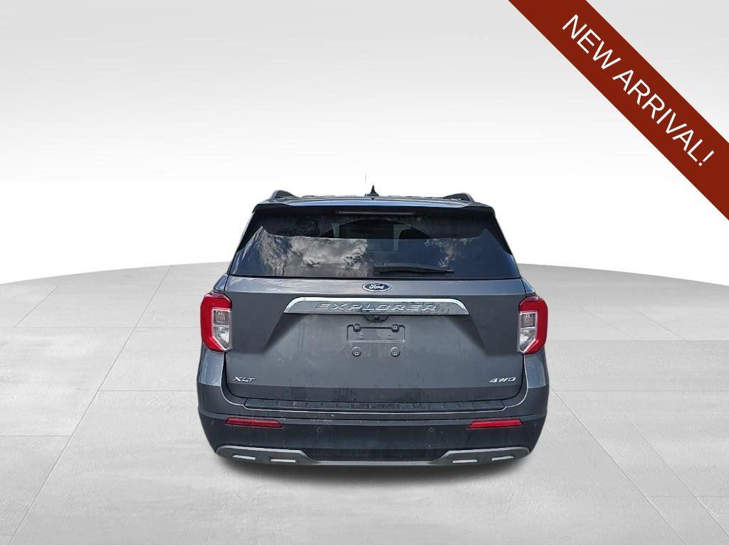 2022 Ford Explorer XLT photo 2