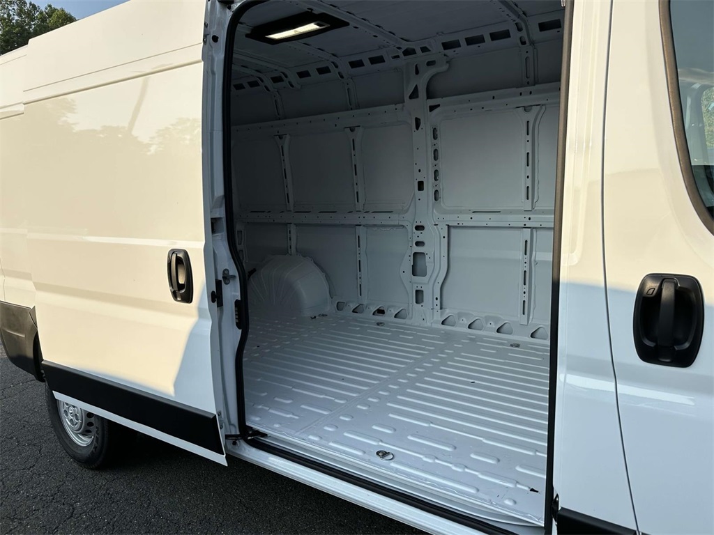 2024 Ram ProMaster 3500 photo 2