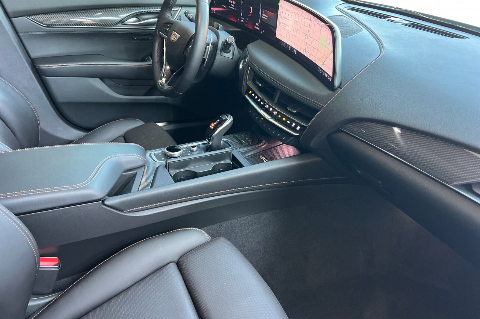 2025 Cadillac CT5 V photo 14