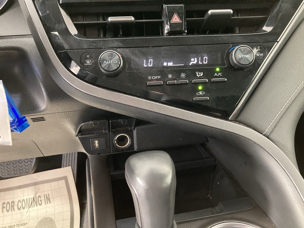 2023 Toyota Camry SE photo 6