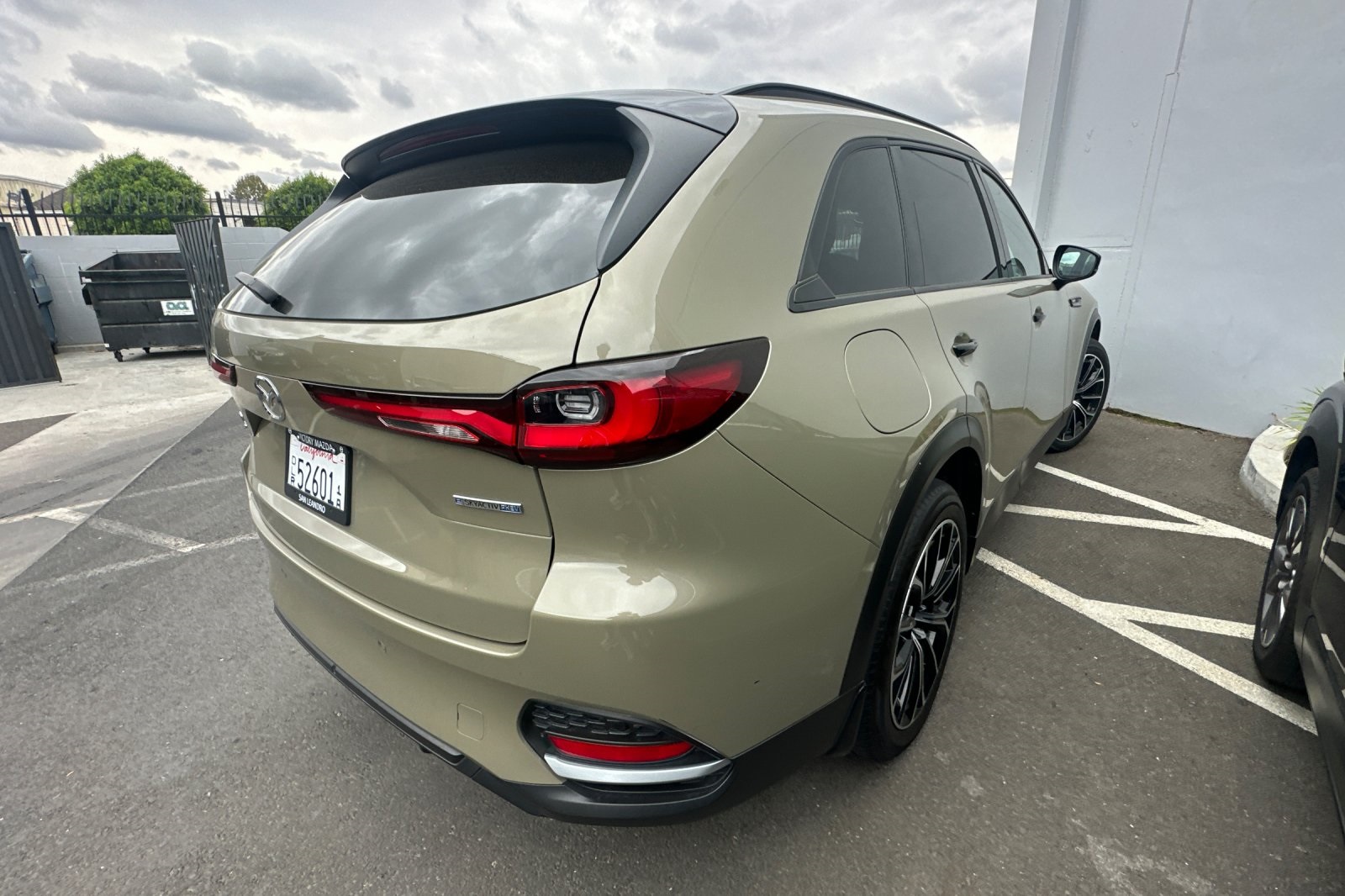 2025 Mazda CX-70 Premium photo 2