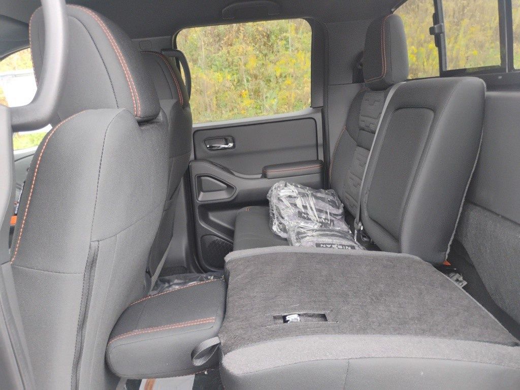 2025 Nissan Frontier PRO-4X photo 24