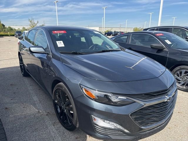 2021 Chevrolet Malibu 1LT photo 2