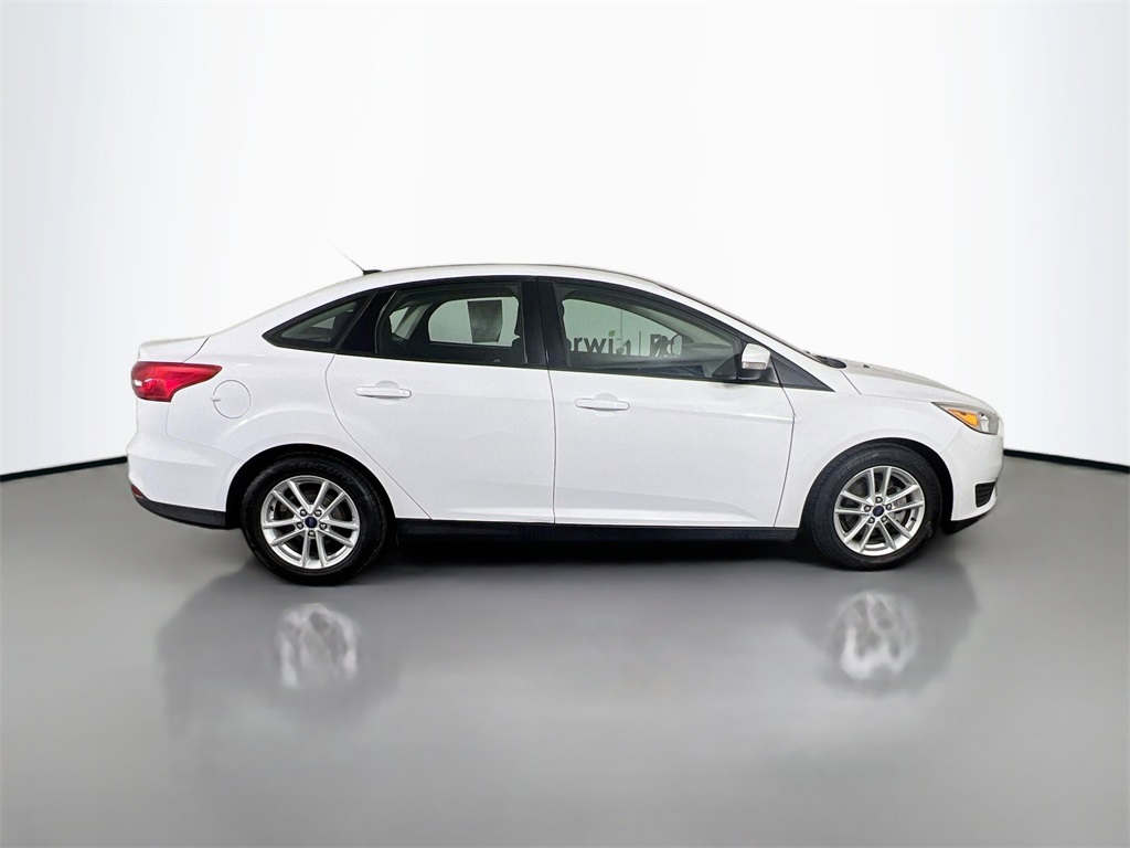 2016 Ford Focus SE photo 18