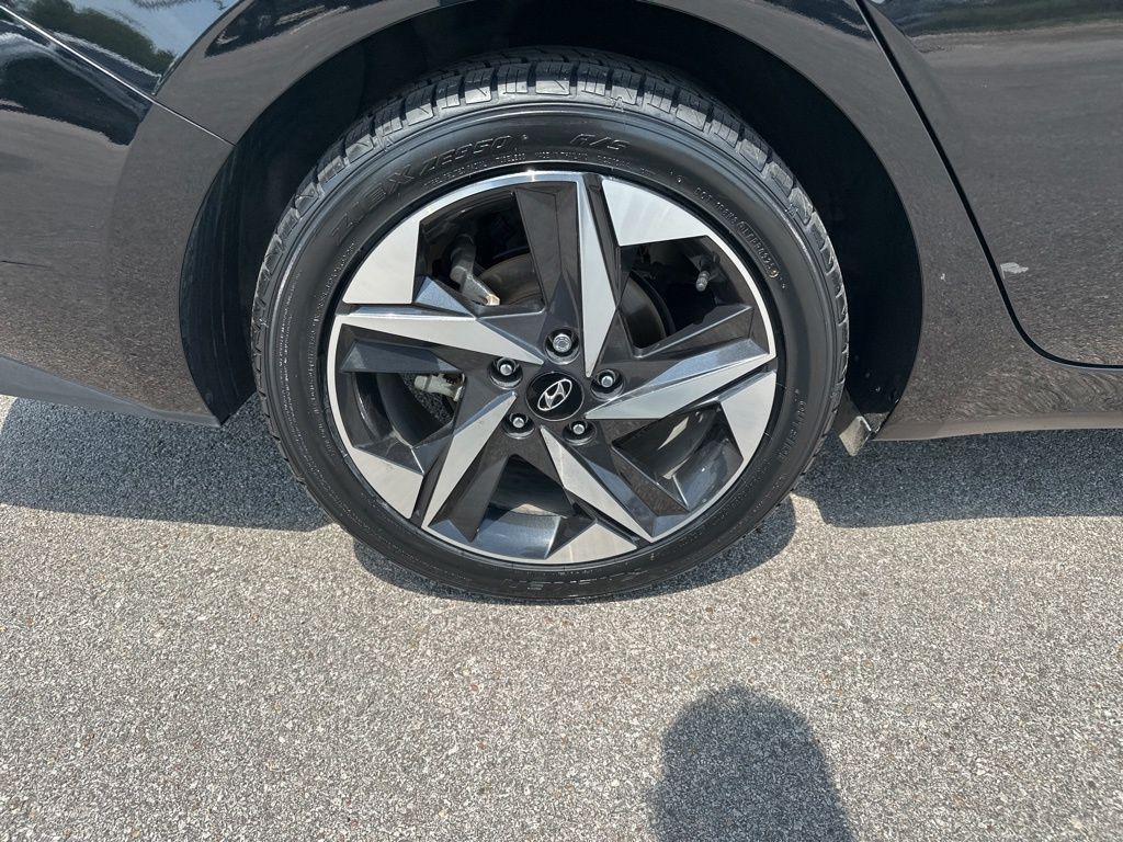 2023 Hyundai Elantra SEL photo 31