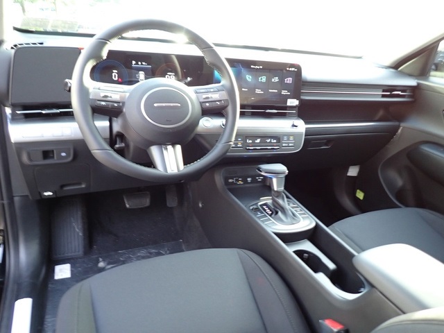 2025 Hyundai Kona SEL photo 11