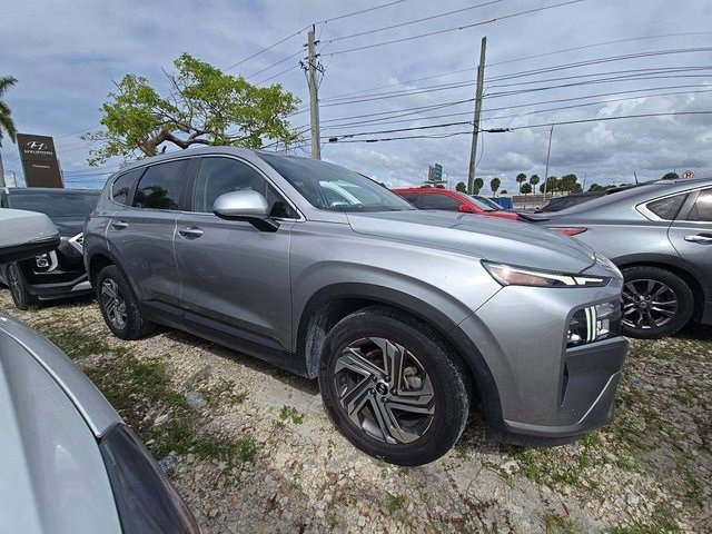 2023 Hyundai Santa Fe SE photo 2