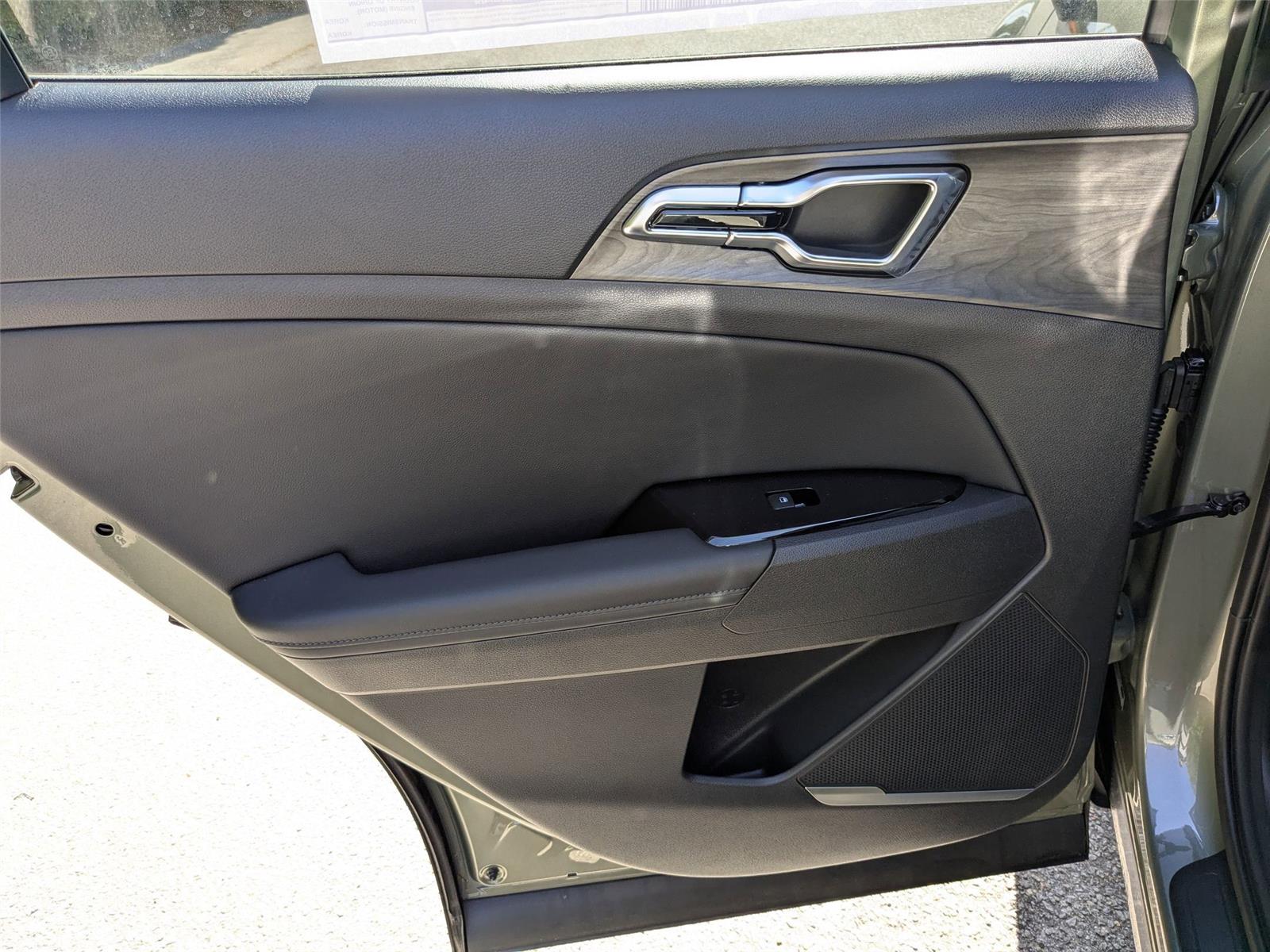 2025 Kia Sportage Plug-In Hybrid X-Line photo 25