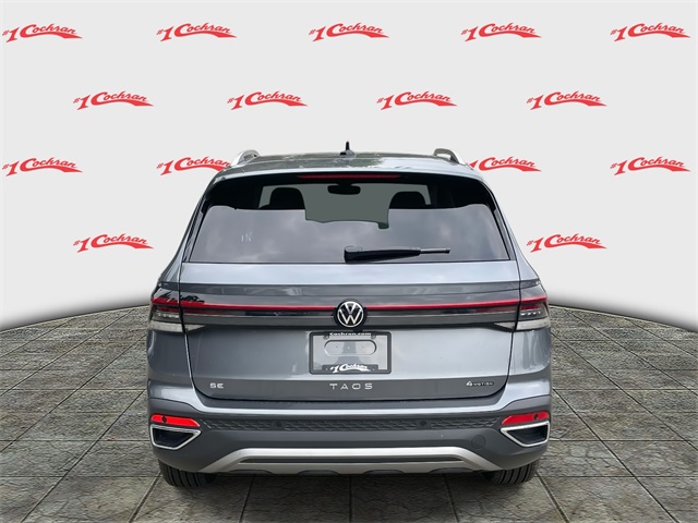 2025 Volkswagen Taos SE photo 4