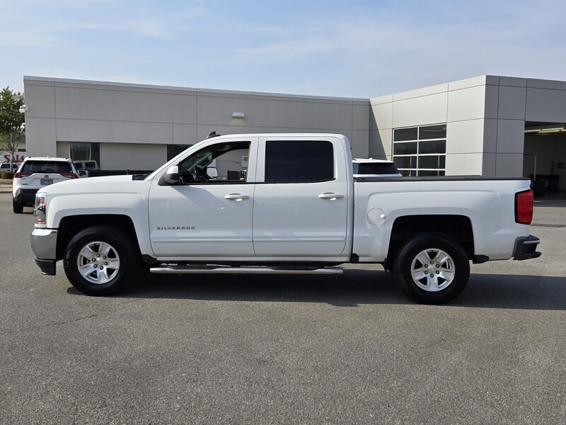 2018 Chevrolet Silverado 1500 LT photo 4