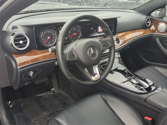 2017 Mercedes Benz E 300 4MATIC photo 2