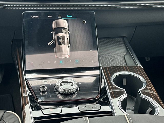 2026 Cadillac Escalade Luxury photo 4