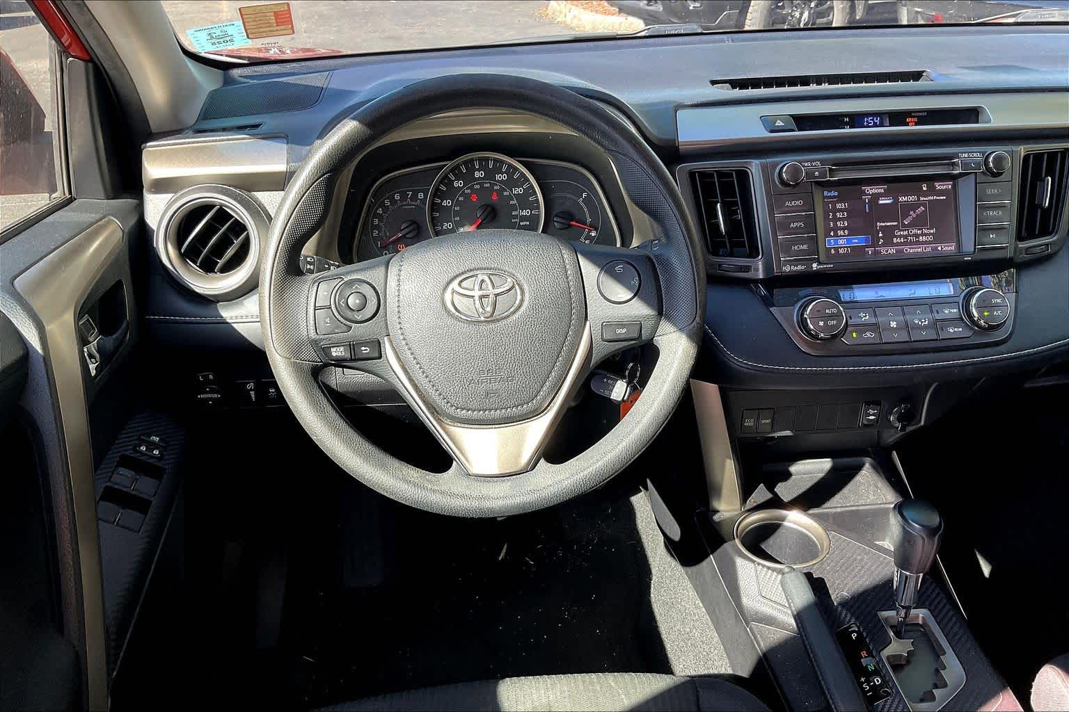 2015 Toyota RAV4 XLE photo 4