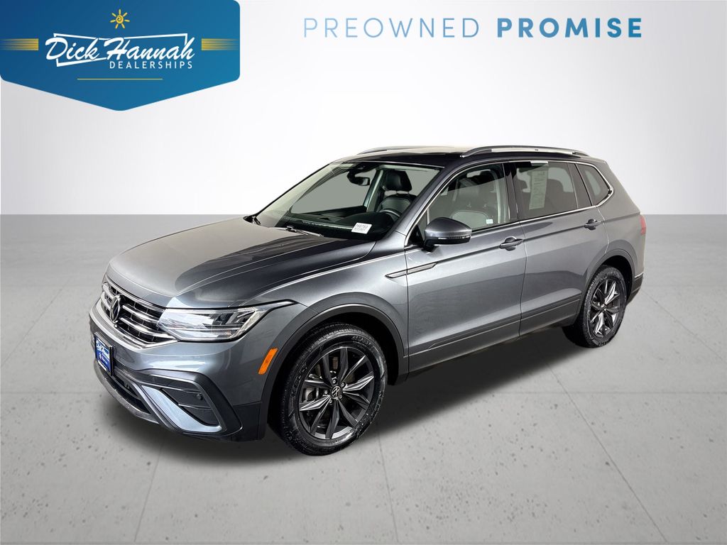 2022 Volkswagen Tiguan SE's photo
