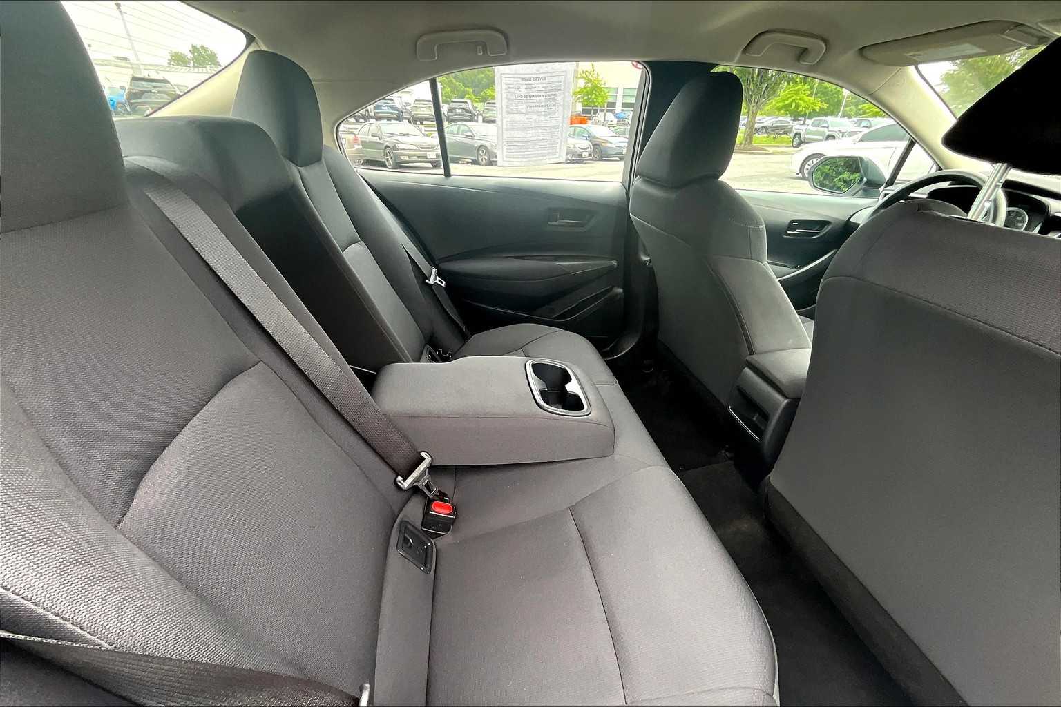 2022 Toyota Corolla LE photo 19