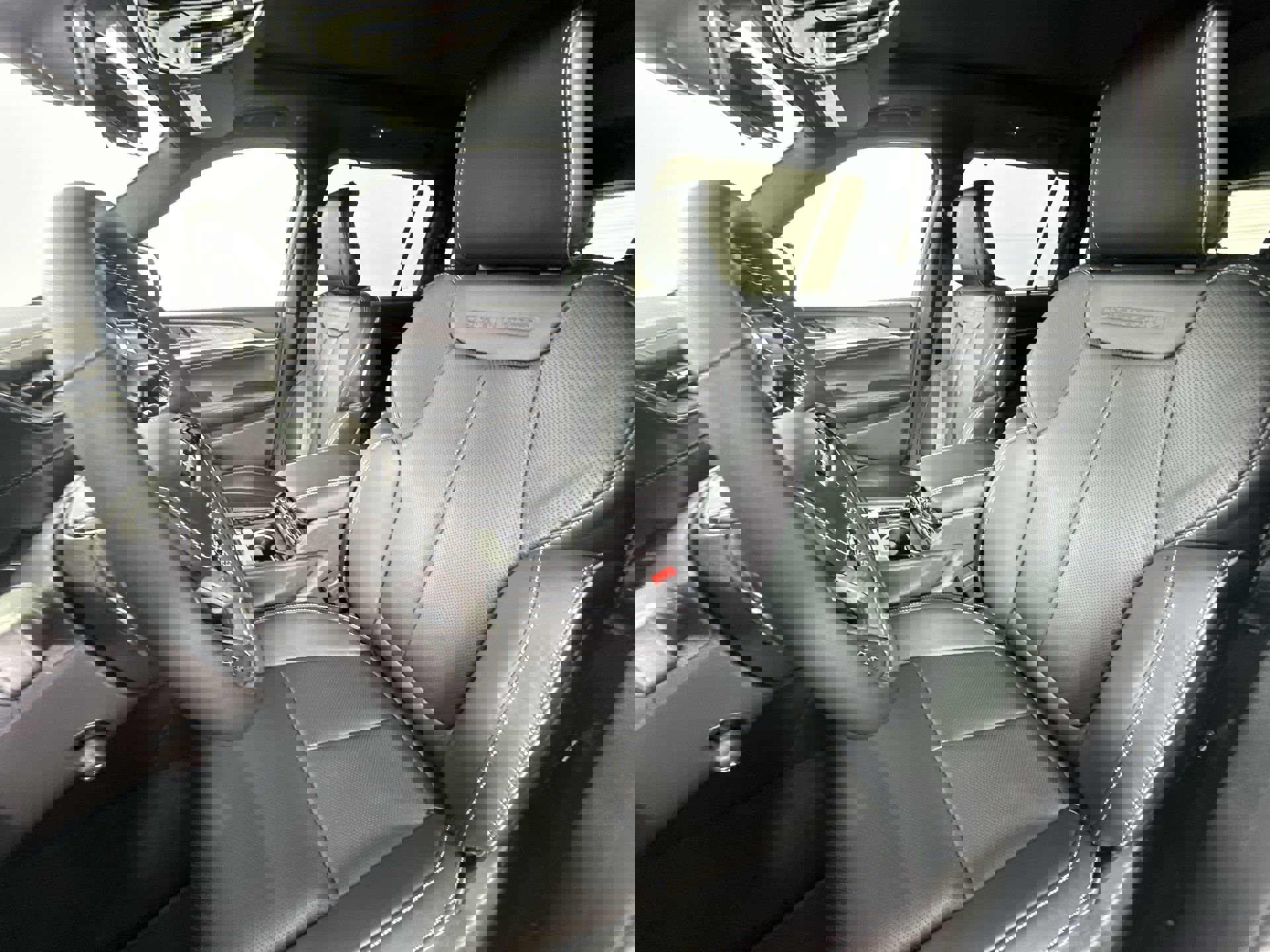 2025 Jeep Grand Cherokee Overland photo 11