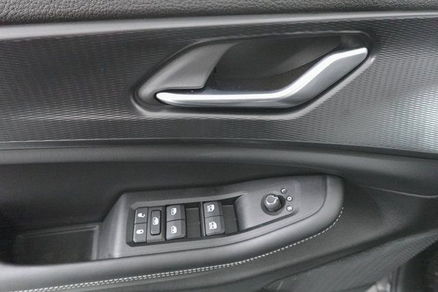 2025 Jeep Grand Cherokee Laredo Altitude photo 10
