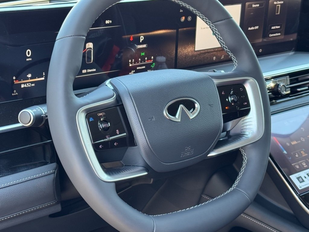 2026 Infiniti QX80 Luxe photo 11